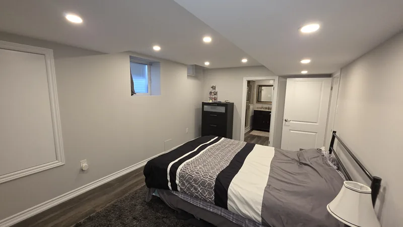 Renovated basement Bolton: the bedroom — built in Woodbridge