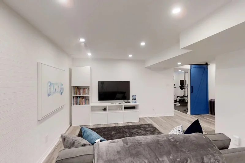 Richmond Hill: a finished Harmony basement, in the 3D tour