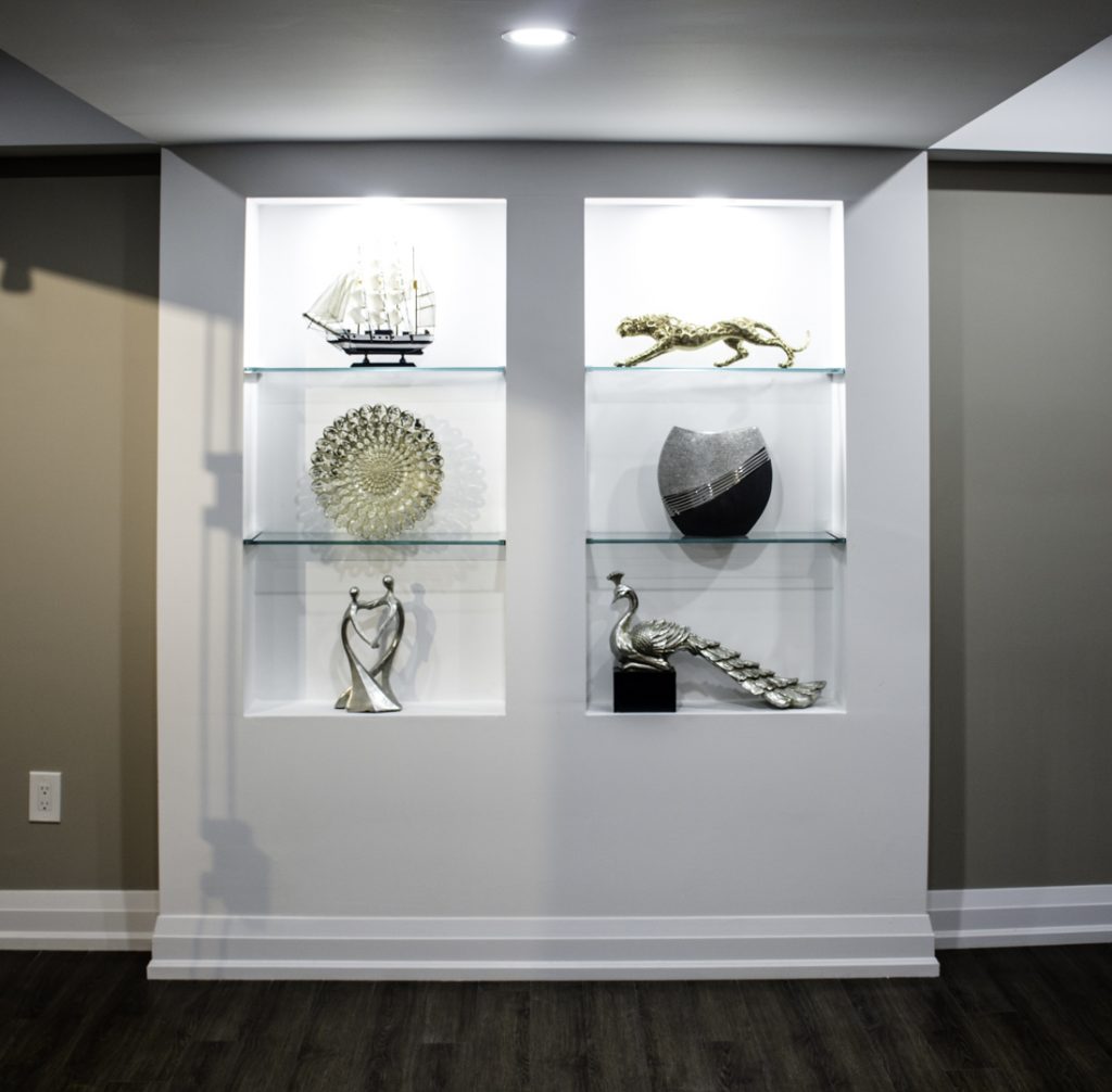 Iluminated-artifact-display-stand image