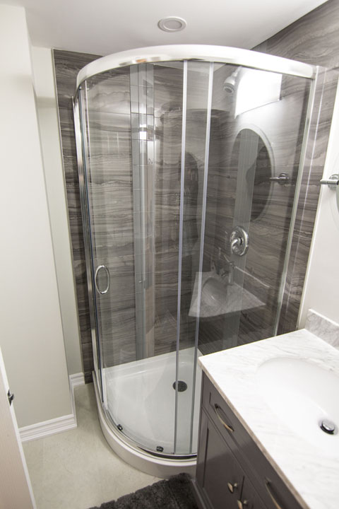shower-enclosure-secondary-suite image