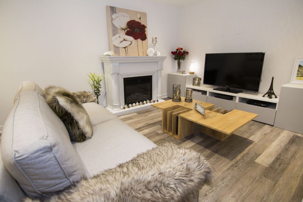 Classic Basement Family Room by Harmony Basements Renovation Vaughan