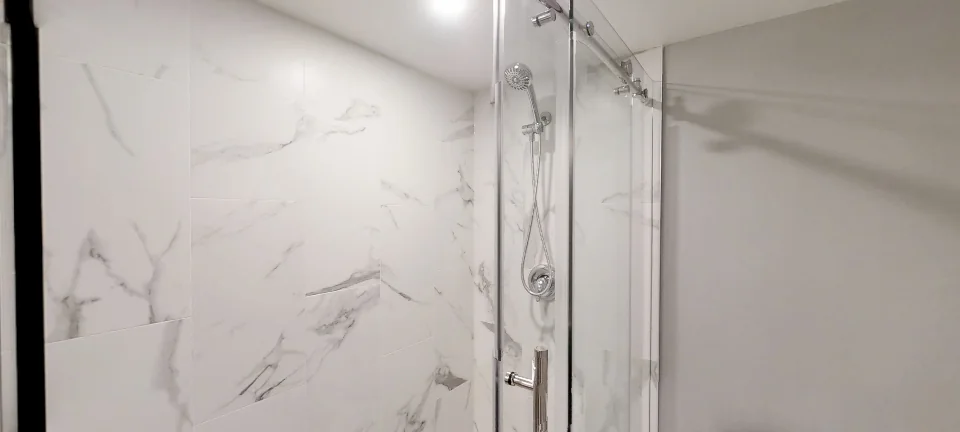 Basement washroom ideas for Stouffville: a glass shower, captured in 360 degrees &mdash; a finished basement by Harmony Basements